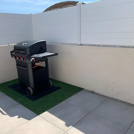 South Side, Pool, Bbq And Air Conditioning Apartment
