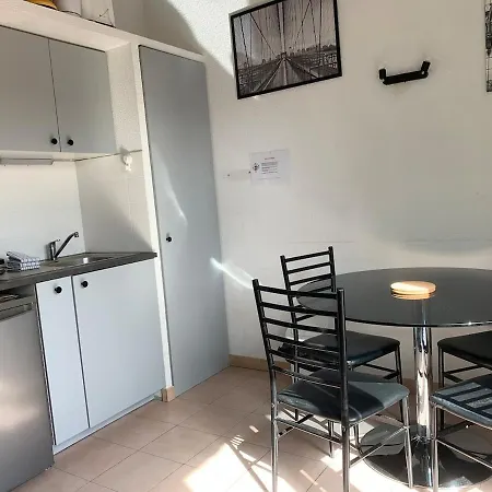 South Side, Pool, Bbq And Air Conditioning Apartment *
